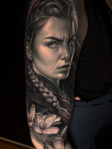 Tattoo Frauenportrait. Tattoo von Anne Schwarte.